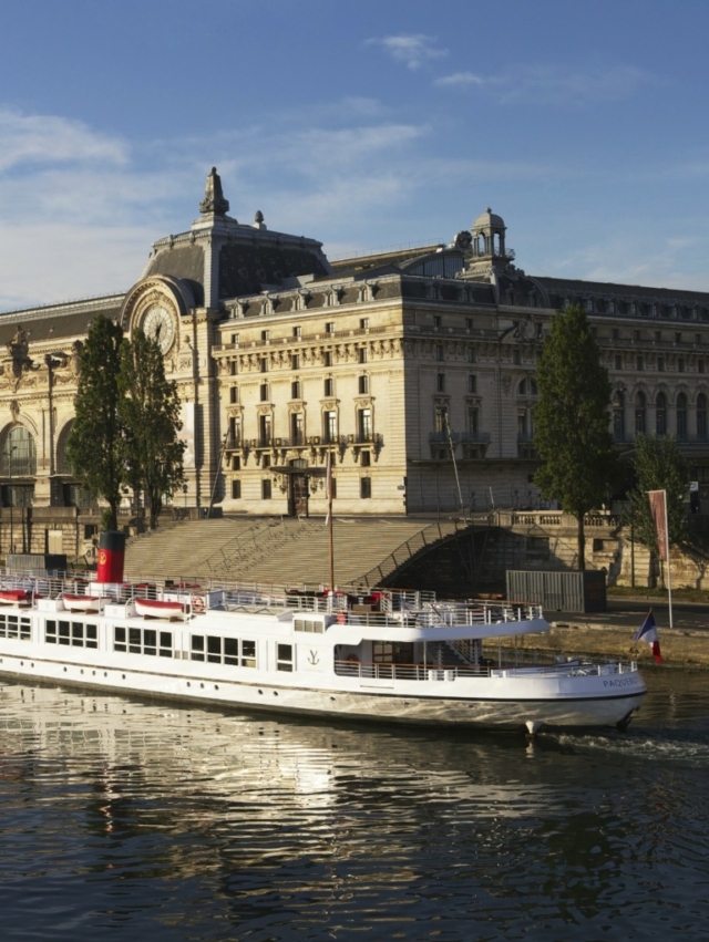 Un yacht de Paris et ses salons privatisables sur la Seine