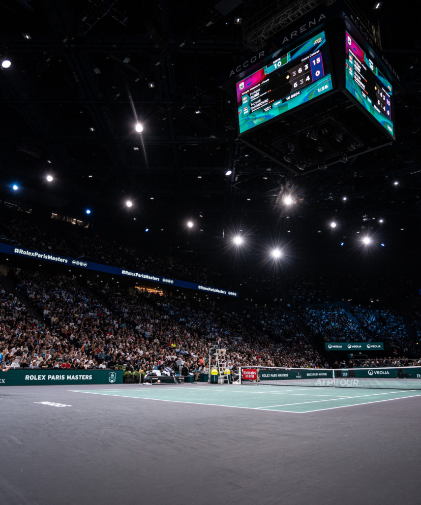 Vue sur le court de tennis pendant un match Rolex Paris Masters