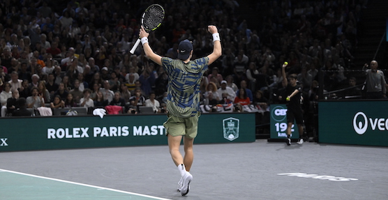A victorious tennis player from behind at the Paris Bercy Masters 1000