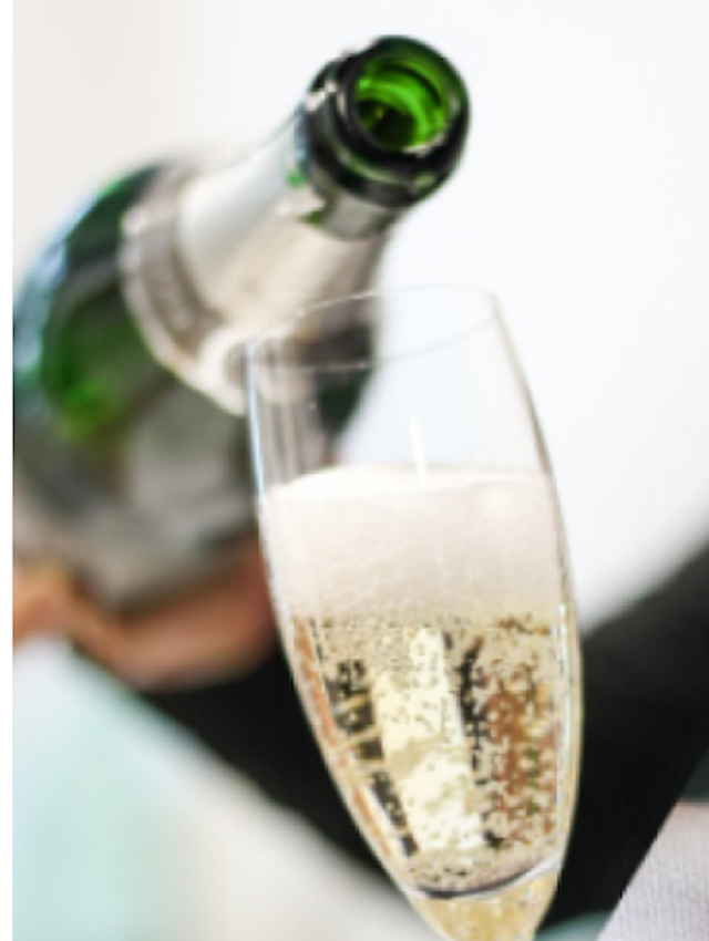 Coupe de champagne servi lors d'un évènement hospitalité VIP Sodexo Live Hospitality
