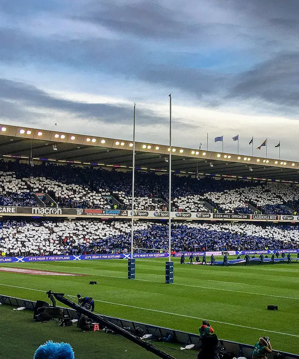 Tribunes animées du stade de Murrayfield à Édimbourg pendant un match du XV du Chardon
