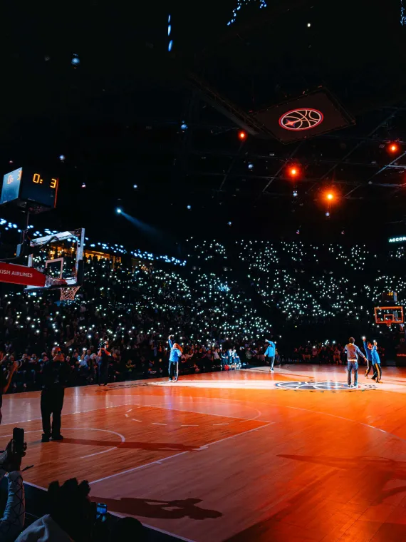 Offre d'hospitalité Paris Basket avec places privilégiées proches du terrain