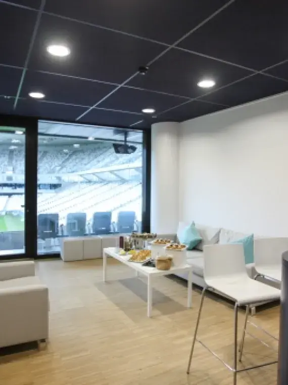 Vue des loges premium au stade pendant les finales HSBC Sevens à Bordeaux avec hospitalité Sodexo Live! Hospitality