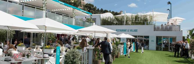11_image de prestations_presentation volet desktop_restaurant le village 2 Terrasse des espaces hospitaltés Le Village Monaco