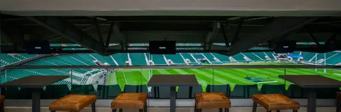 Expérience VIP avec vue sur le terrain de Twickenham lors des finales du Nations Championship à Londres.