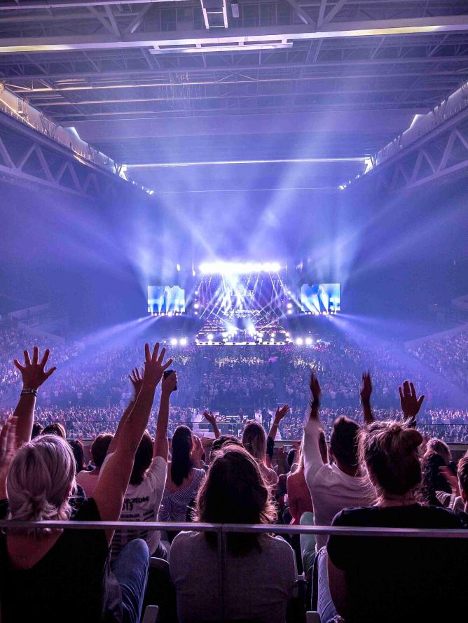 Ed Sheeran Concert VIP Decathlon Arena Pierre Mauroy Lille premium seat