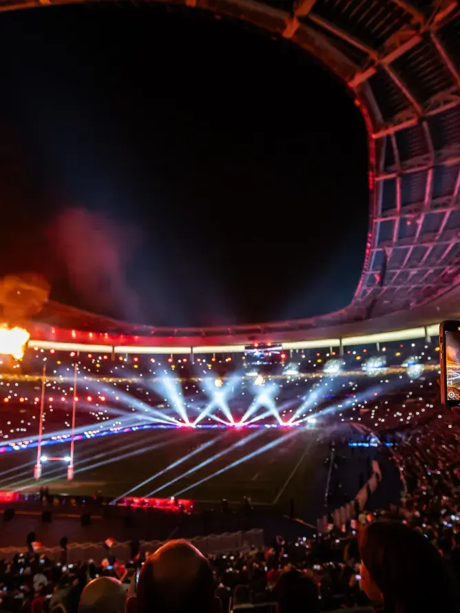 Spectatrice VIP en tribune au Stade de France pendant le Nations Championship