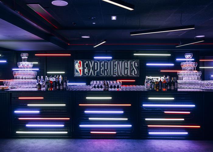 visuels de la page d accueil_push_roll over_nba experiences paris 2023 nba exp lounge eng Experience Nba VIP Lounge Buffet