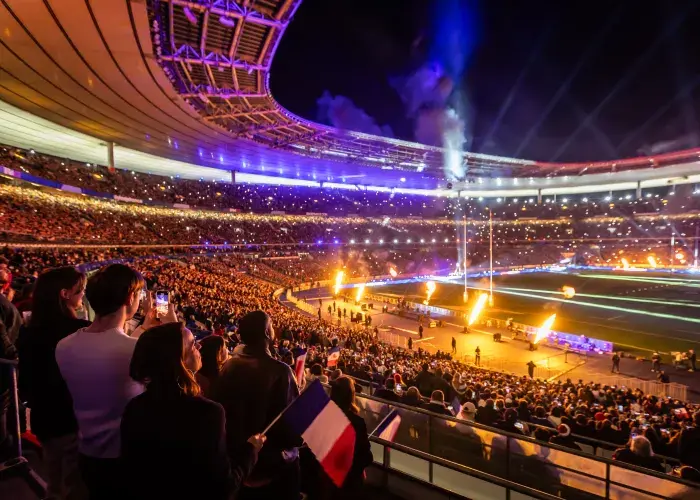 Spectateurrs en tribune VIP pendant un match de Nations Championship