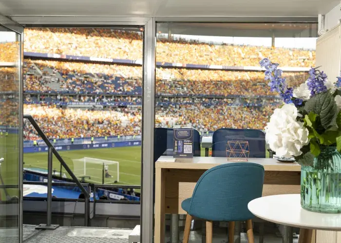 Vue exceptionnelle depuis une loge privée au Stade de France pour un match de l’Équipe de France