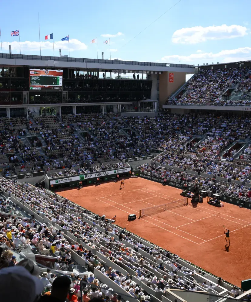 Under the bright Roland‑Garros sunshine, guests enjoy the exclusive VIP experience crafted by Sodexo Live! Hospitality, the tournament’s official hospitality partner.